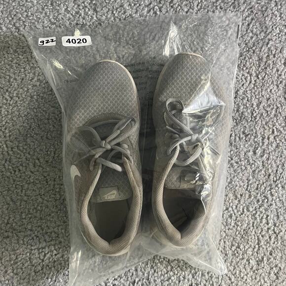 Nike Tanjun Sneakers Kids 6.5Y Wolf Gray white Running Shoes - Picture 9 of 9